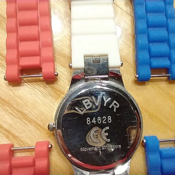 Watche - Picture 3 of 3